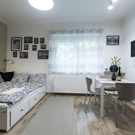 Aqua Stellar Apartment Szeged Ngoại thất bức ảnh
