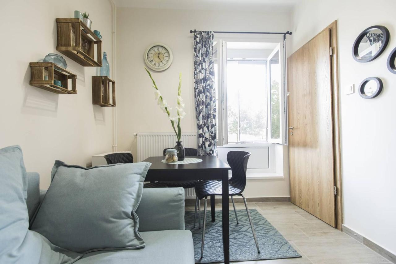 Aqua Stellar Apartment Szeged Ngoại thất bức ảnh